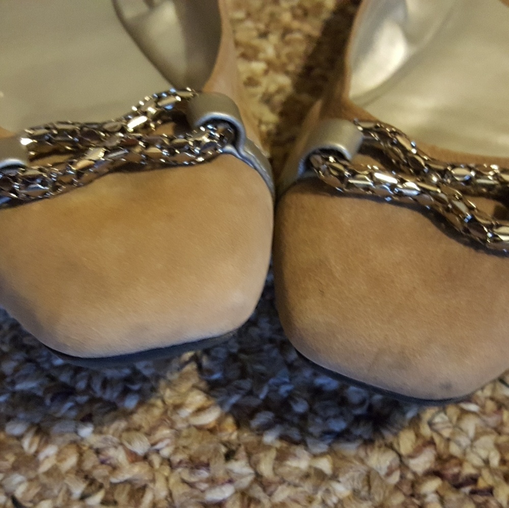 Gorgeous Grey Suede 9 West Flats